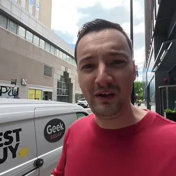 Trying The Famous Deep-dish Pizza In Chicago, USA #usa #chicago #travel #travelt