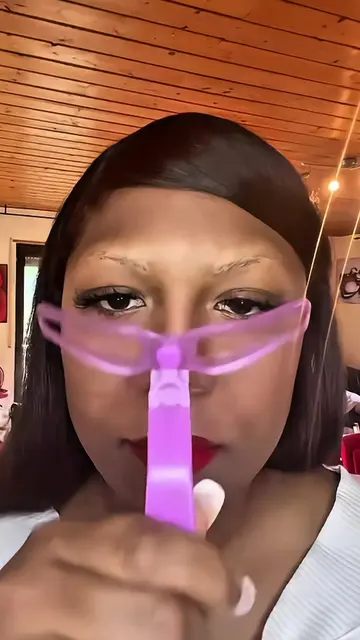 Eyebrow shaper, does it work? ✨🔥#eye #eyebrow #shaper #beauty #hacks 