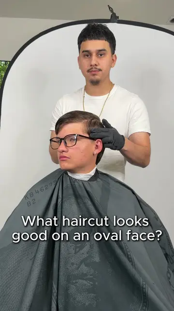 The haircut that suits an oval shape is on top a messy texture fringe to give te