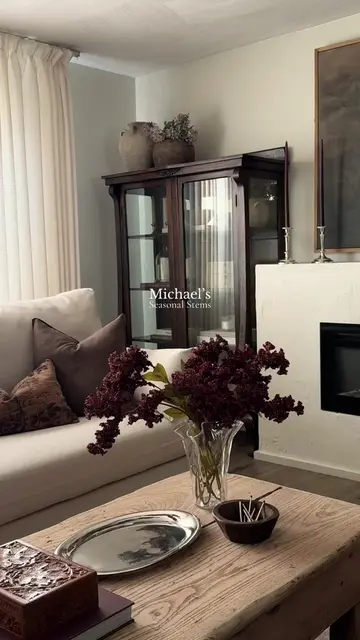 Love these burgundy Mini hydrangeas from @Michaels Stores that @Tiffany shared t