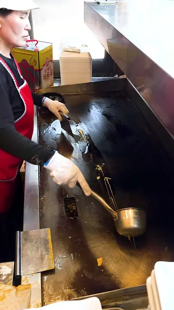 놀라운 55겹 대왕 계란말이    Amazing 55-Layer Giant Egg Roll - Korean Street Food   🗺️ 위치