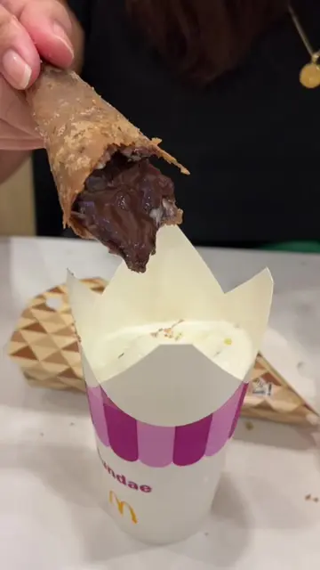 Nag-McDo na ba ang lahat? 🍟🥧 Finally tried the newest pies at McDonald’s, and 