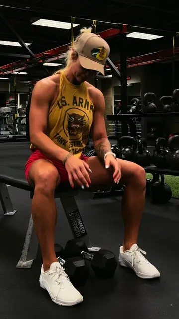 The BEST curls you’re not doing if you struggle with isolating your biceps 💪🏽 