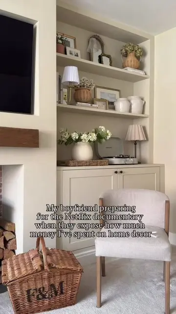 The bag clip as a fake microphone had me HOWLING 🤣🤣🤣 I dread to think how muc