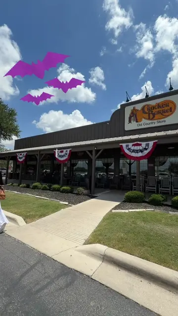 Cracker Barrel had so many Halloween goodies!!👀🎃✨🖤🦇 #crackerbarrel #codeoran