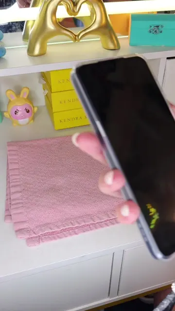 Refresh her Samsung A16 #phonerefresh #asmr #samsung #phonewallpaper #newphoneca