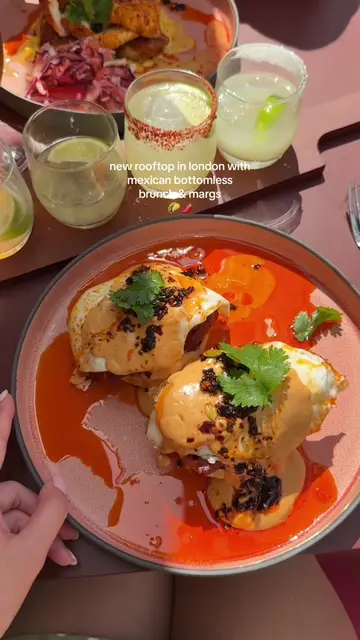 A stunning bottomless brunch at Bar Arriba, a new rooftop restaurant and bar in 