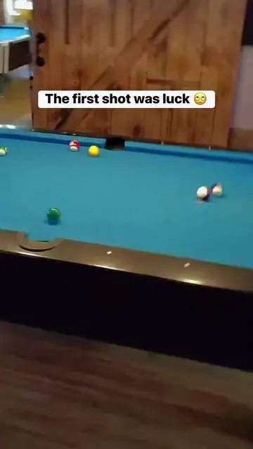 "Big Dawg" Ahliza putting a hurtin' on me! #pool #billiards #snooker #8ball #ban