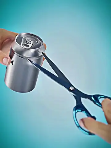 Comment transformer une canette en un sifflet 🤔#3danimation #NatureFact #LearnO