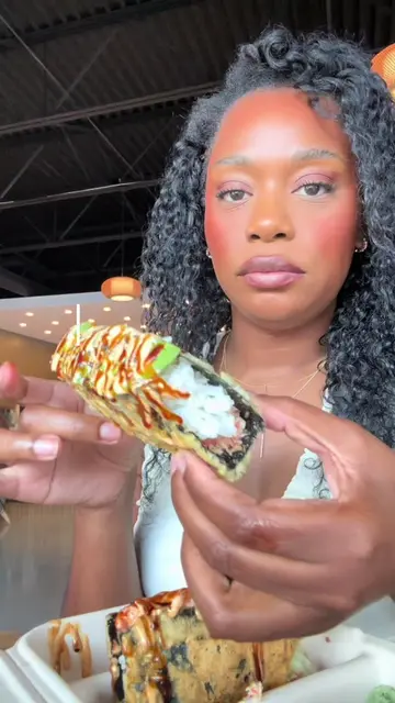 I loveeee sushi so when I saw @Clay Pot ☕️ House had sushi tacos, it was a no br