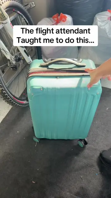 The flight attendant taught me to do this 😱 #tipsandtricks #hacks #foryoupage #