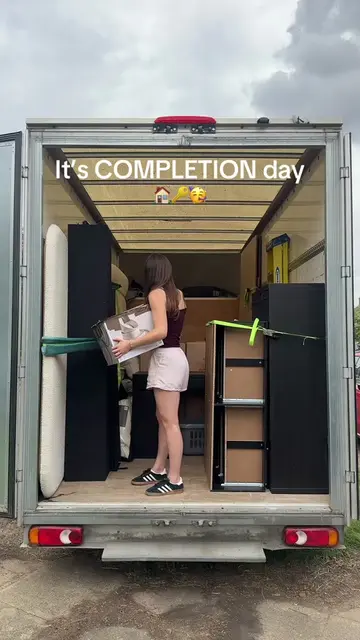 completion day🔑🏠🙂‍↔️ #completionday #firsttimehomebuyer 