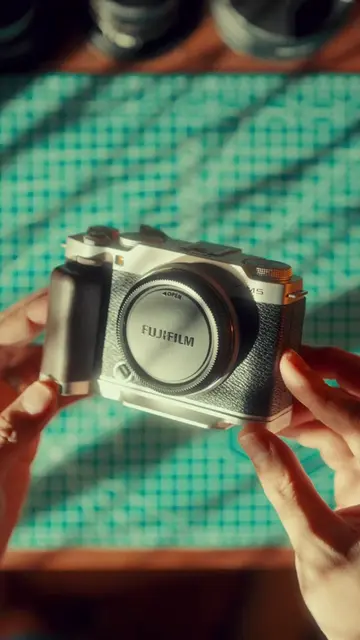 This might be Fujifilm's best value camera.  #Fujifilm  #fujifilmXM5 #Mirrorless