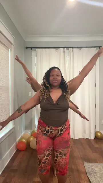 swimming with the 🐠 #deepseadiver #TwentyAteInNola #dancechallenge #blackgirlti