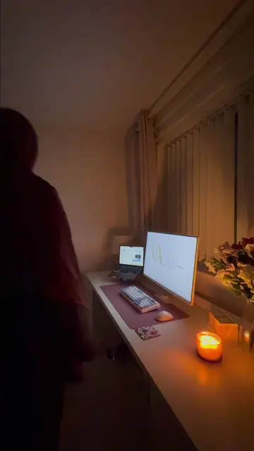 Working a 9–5 but looking for an extra income? 🌙💻 These are a few remote jobs 