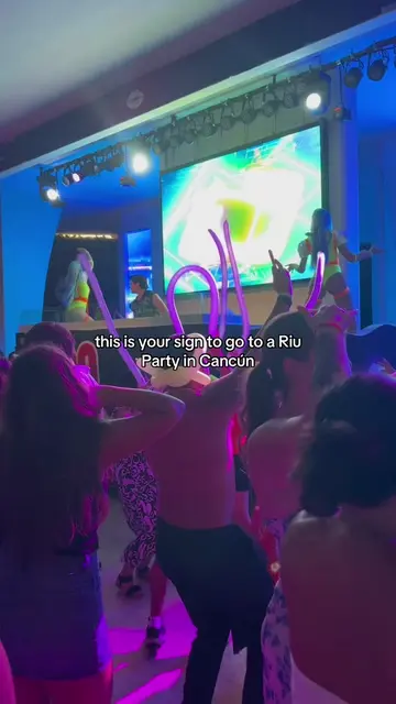 vibes 10/10 🤌🏻✨ #riuparty #cancun #mexico #foryou #traveltok 
