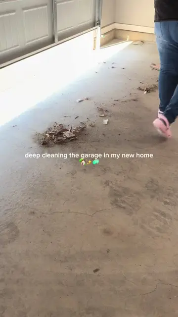 Part 4 of the move in series ✨🏡 deep cleaning the garage #CleanTok #cleaningmot