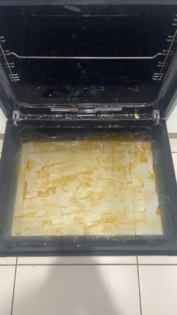 Citric Acid Oven STEAM Clean 👉👉 #clean #CleanTok #cleaninghacks #oven #ovencle