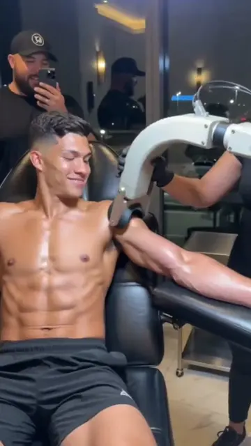 POV: You just walked into Robo Salon America and the future of body art is alrea