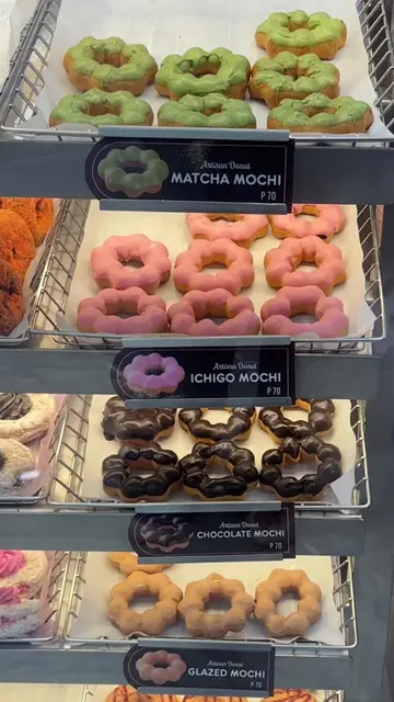 ranking and reviewing dunkin mochi donuts. four mochi donut flavors: matcha moch