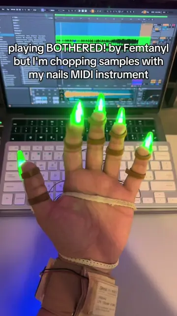 highly requested but I love this song and playing it with my nails #hyperpop #ex