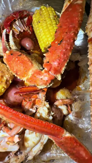 🦀 Wait! Why has no one told me about Red Lobster’s Crabfest?!              I br