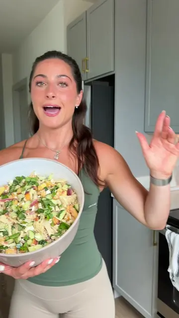 Peach and Protein Summer Salad Meal Prep!🤍 @DFYNE code MELANIEM  Macros PER SER