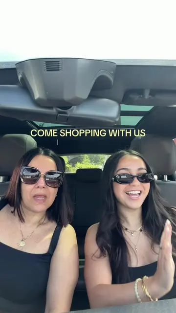 two divas back at it again!! shoutout to Alci @Aritzia Mapleview for the PSA🤍 @
