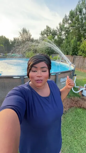 Finally got the pool fountain installed! 💦 It took a little trial and error, bu