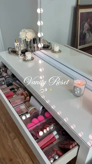 Sunday reset in my beauty room ✨🦢 it’s been awhile #vanityorganization #asmrcle