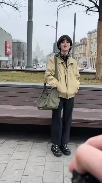 Taking pictures of Russian girls 📸 💕 #viralvideo #photographers #streetphotogr