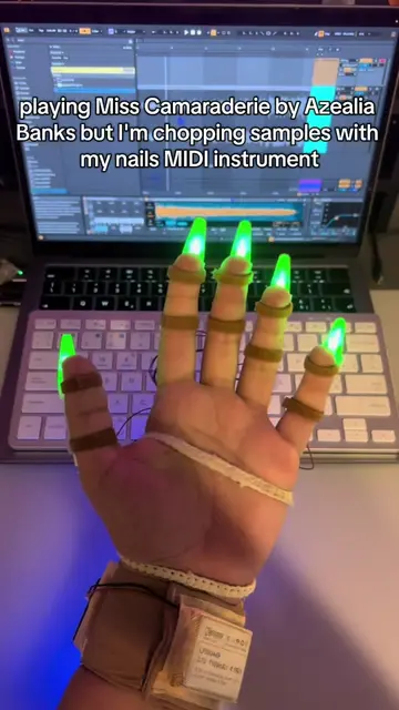 Lone with my nails @Azealia Banks #hyperpop #azealiabanks #musictech #electronic