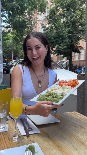 These are 7 viral NYC foods that are actually worth the hype! I’m trying every s