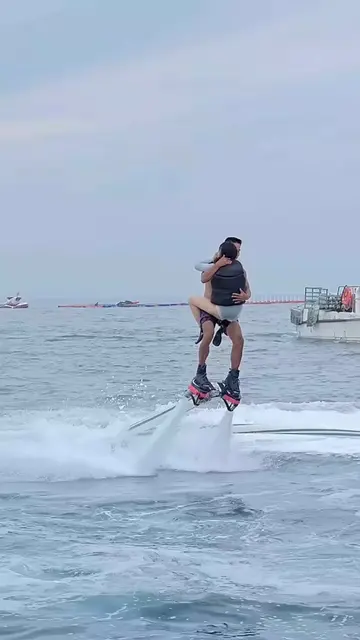 🚀 Experience the future of water sports with incredible Flyboard action, jet-po