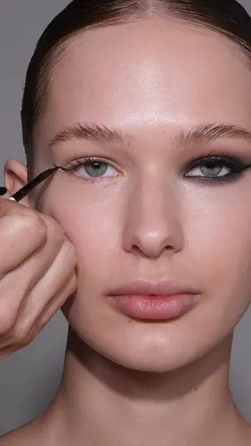 90s GRUNGE CAT EYE ft. my EYE SCULPT TEXTURE & TONE EYESHADOW PALETTE in shade S