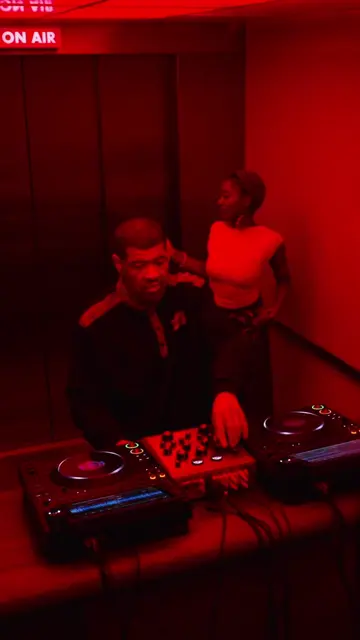 House music legend Boo Williams takes over the booth.  Watch the full episode no