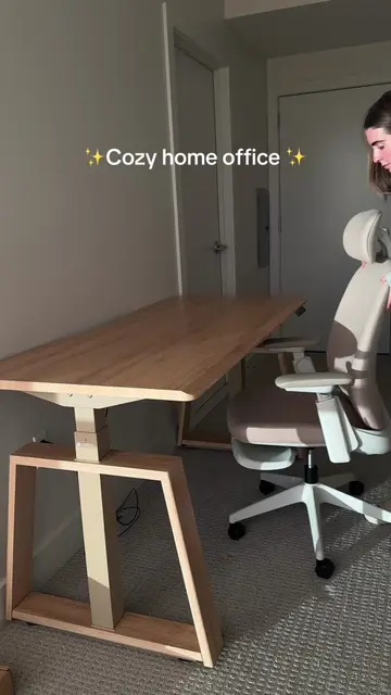 I’m sooo excited to have a home office in exactly the way I want it. This desk a