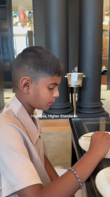 This is the tea 💅☕️ #hightea #london #teatime #raisingboys #boyswillbeboys 
