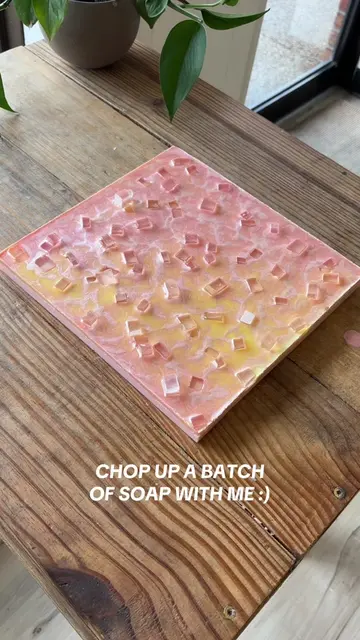 cutting into our pink lemonade soap is always so satisfying 🍋💗 this summer fav