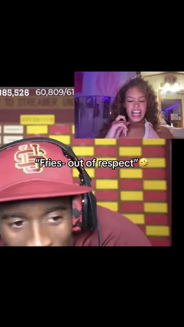 LOLLL SHE FUNNY FOR THAT #yonna #marlon #fyp #streameruniversity #su 