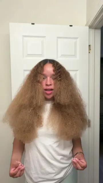 I finally re-dyed my curls I’m so happy with my color I feel so refreshed🤎 with