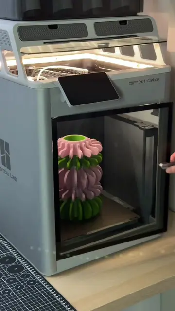 Assembling a 3D printed flower vase for my flowers 🌸 Enjoy the ASMR sounds! . .