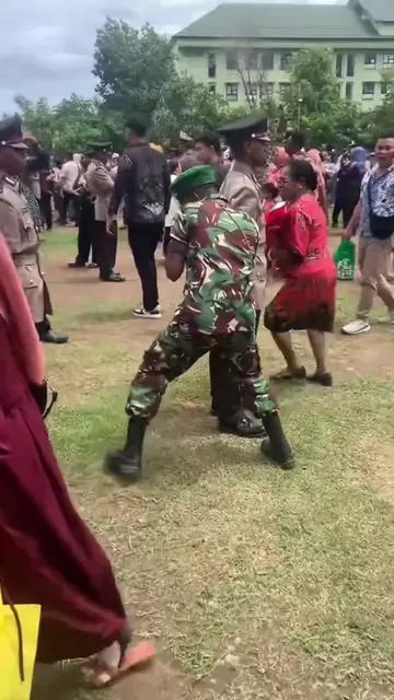 soldier reunion surprised coming to home#surprised #soldier #homcoming #tiktokgr