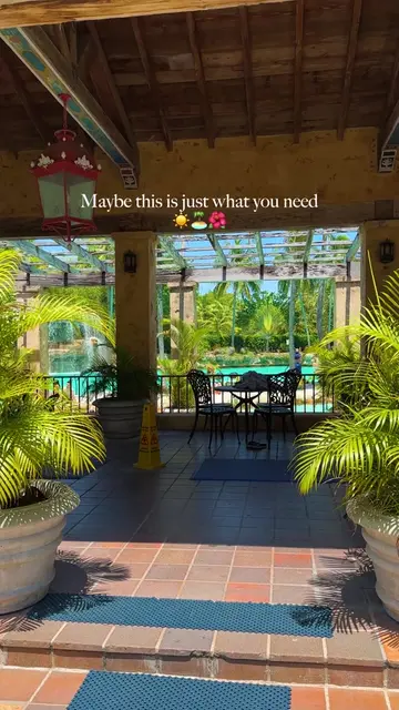 Fresh Spring Water Pool in Miami . Send this to someone you want to visit with �