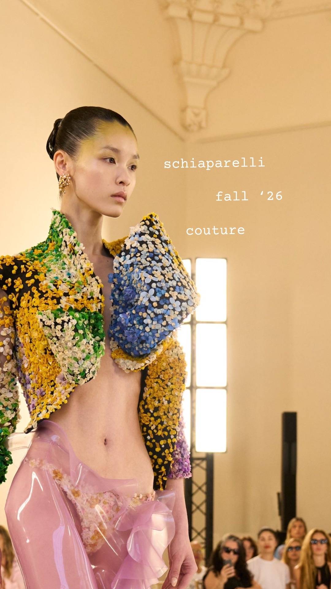 simply stunning! #schiaparelli #hautecouture #fall26runway