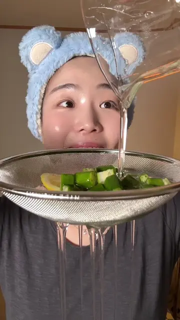 Turning 35 but my skin forgot to age! The secret is this simple Okra Lemon Water