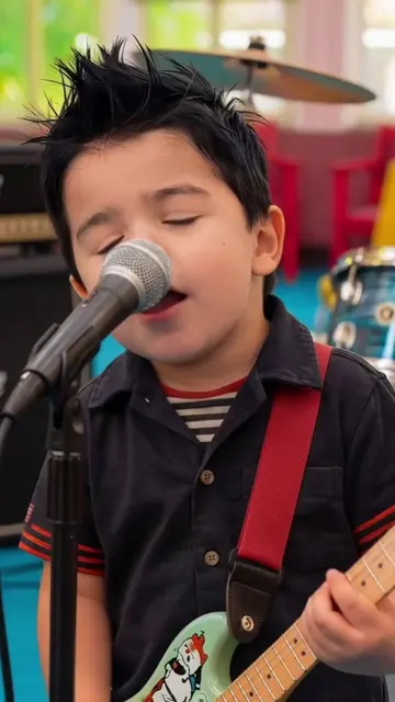 Green Day - Basket Case (Pre-School Edition) 🧸🎶🎸 I think this was the very fi