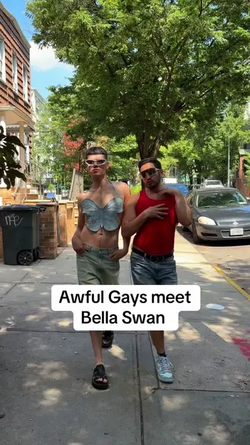 don’t worry Bella… we won’t push you in 😈💦  #skits #comedy #bellaswan 