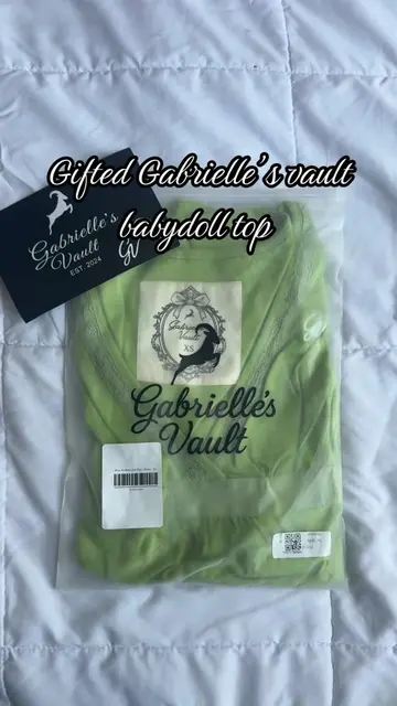 Gabrielles vault sent me their 2000s inspired green babydoll top @Gabrielles Vau