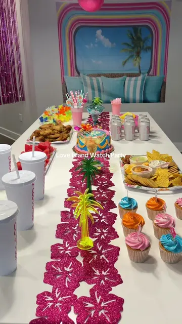 Hosted a Love Island watch party for my girlies !! 🏝️🩷🤍  #hosting #party #Lov